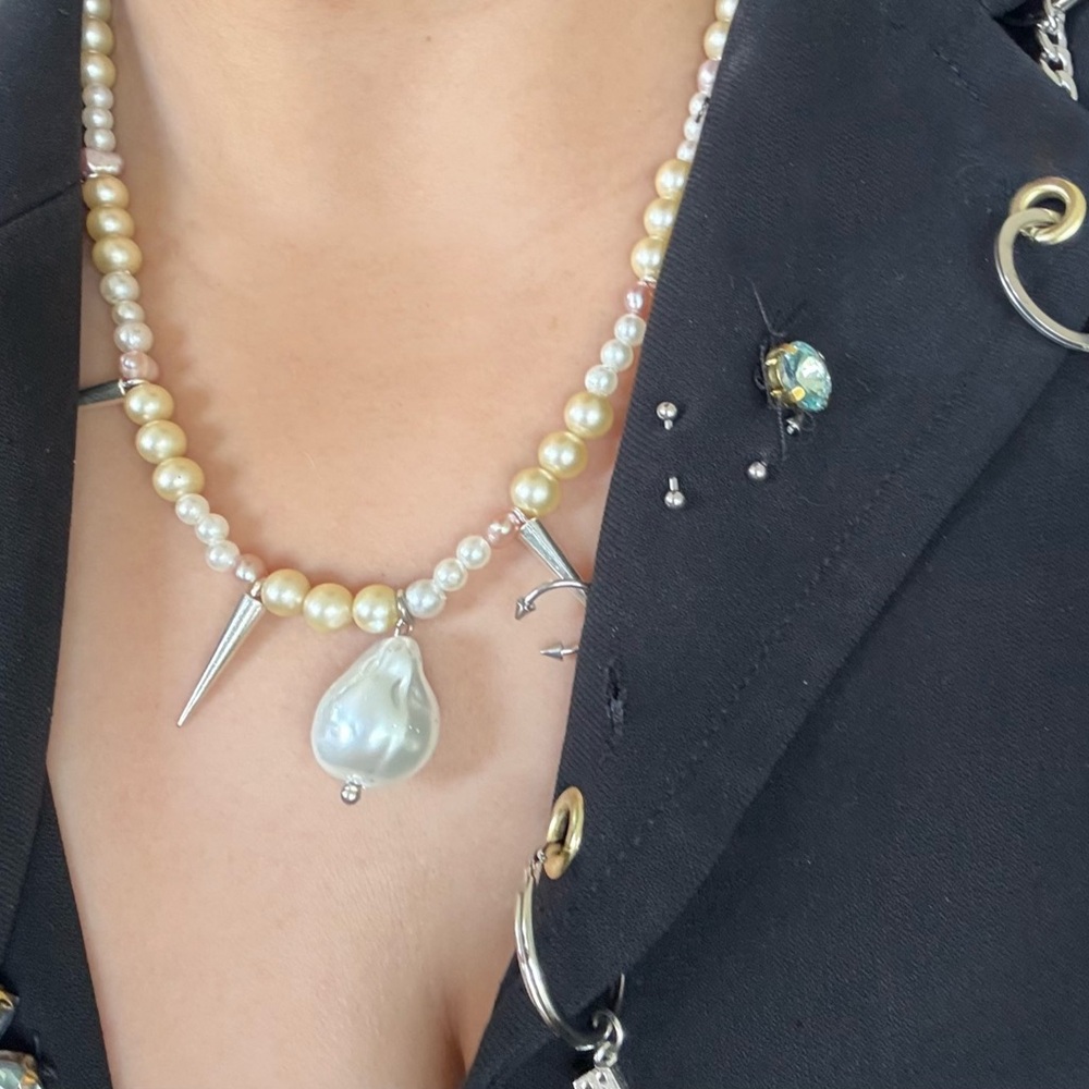 Elegant Pearl Necklace with Silver Accents
